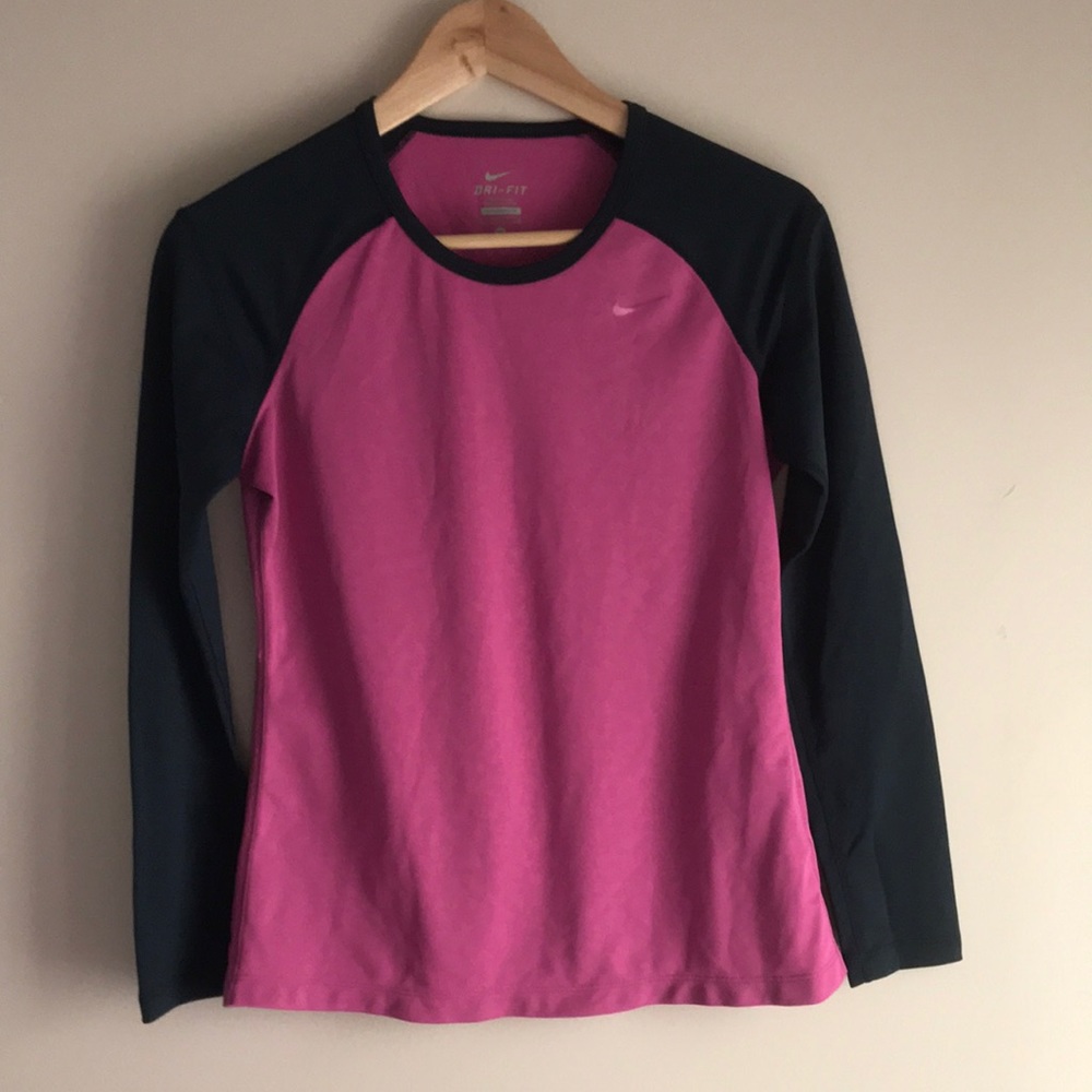 ❇️4/$20 Nike dri-fit long sleeve shirt